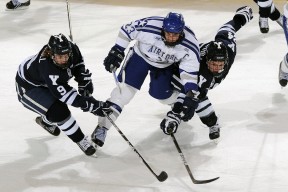 九游直播官网 -德布劳内重返赛场，爆冷首场状态出色，掘金观众沸腾！引发球迷热议